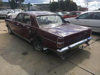 WRECKING 1971 FORD ZD FAIRLANE 500 FOR PARTS